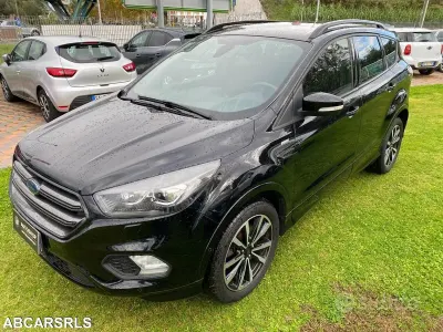 Usata Ford Kuga ST-Line 121 CV (88 kW) 2017 Nero SUV