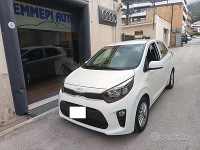 Gebraucht Kia Picanto Urban 67 PS (49 kW) 2024 Weiß Kleinwagen