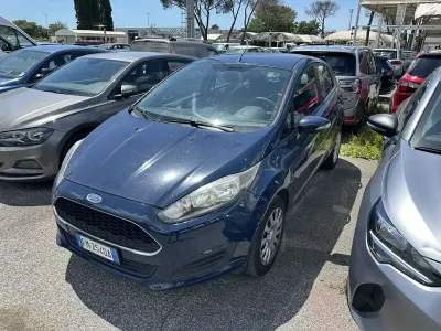 Begagnad Ford Fiesta 95 HK (69 kW) 2017 Blå Halvkombi