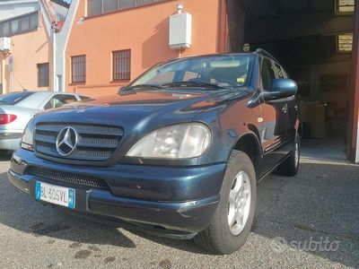 Usata Mercedes ML270 163 CV (119 kW) 2000 Blu SUV