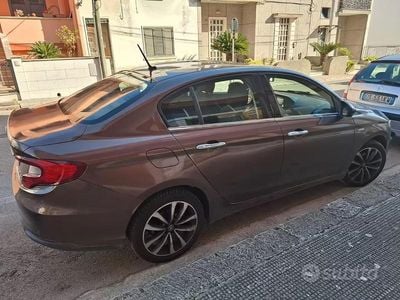 Begagnad Fiat Tipo Opening Edition 120 HK (88 kW) 2016 Brun Sedan