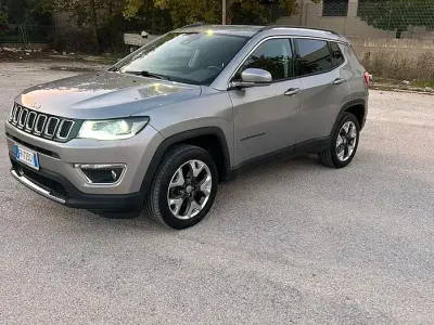 Usata Jeep Compass Limited 140 CV (102 kW) 2019 Grigio SUV