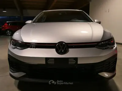 Usata VW Golf VIII GTI 300 CV (220 kW) 2022 Argento Berlina