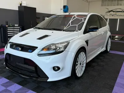 Käytetty Ford Focus RS 305 HP (224 kW) 2009 Valkoinen Sedan