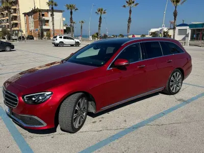 Usata Mercedes E220 Exclusive 200 CV (147 kW) 2022 Rosso Station wagon