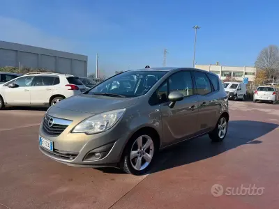 Usata Opel Meriva 110 CV (80 kW) 2011 Giallo Monovolume