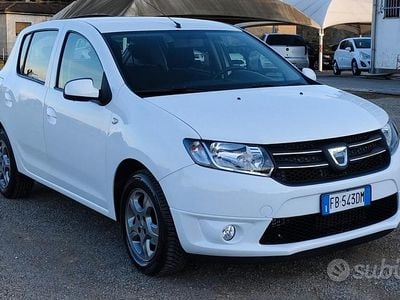 Usata Dacia Sandero 90 CV (66 kW) 2015 Bianco Berlina
