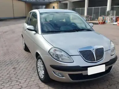 Usata Lancia Ypsilon 60 CV (44 kW) 2006 Grigio Utilitaria