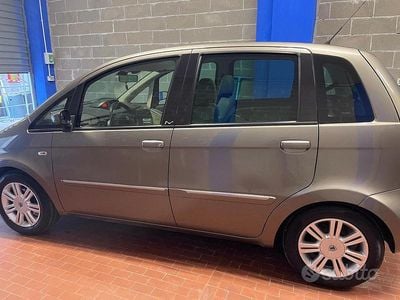 Usata Lancia Musa 95 CV (69 kW) 2005 Marrone Monovolume