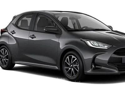 Nuova Toyota Yaris Hybrid Lounge 131 CV (96 kW) 2025 Grigio Berlina