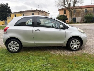 Usata Toyota Yaris 69 CV (50 kW) 2010 Utilitaria