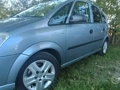 Usata Opel Meriva Cosmo 90 CV (66 kW) 2010 Blu Monovolume