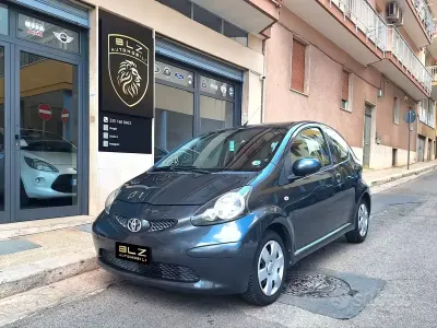 Usata Toyota Aygo Sol 68 CV (50 kW) 2006 Nero Utilitaria
