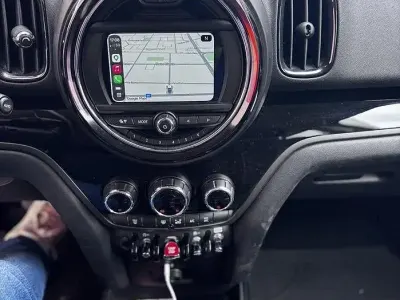 Usado Mini Countryman 190 CV (139 kW) 2018 Verde SUV