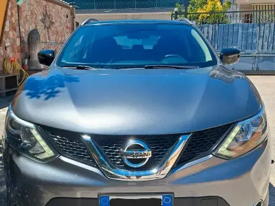 Usata Nissan Qashqai 115 CV (84 kW) 2016 Grigio SUV