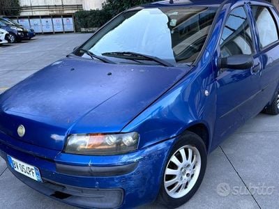 Usata Fiat Punto 80 CV (58 kW) 2002 Grigio Utilitaria