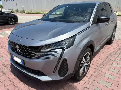 Usata Peugeot 3008 Allure 131 CV (96 kW) 2023 Grigio SUV