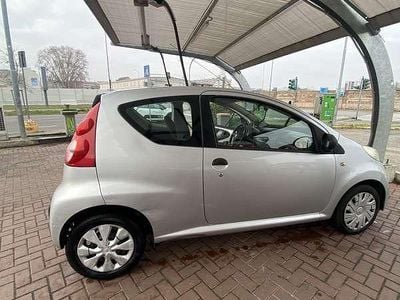Usata Peugeot 107 68 CV (50 kW) 2006 Grigio Utilitaria