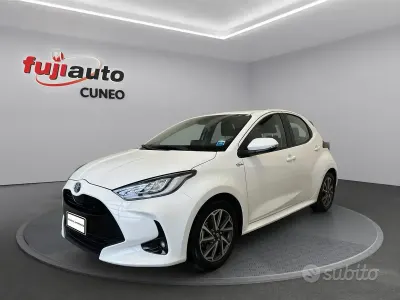 Gebraucht Toyota Yaris Hybrid Trend 116 PS (85 kW) 2022 Weiß Kleinwagen