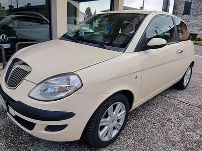 Usata Lancia Ypsilon 60 CV (44 kW) 2005 Beige Utilitaria