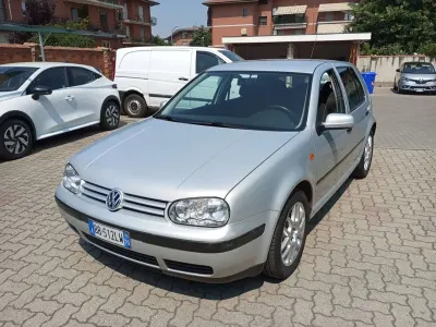 Usata VW Golf III 75 CV (55 kW) 1999 Argento Berlina