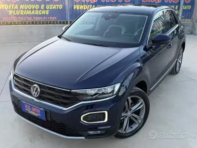 Usata VW T-Roc 116 CV (85 kW) 2018 Blu SUV