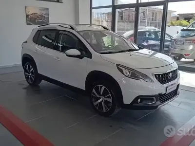 Usata Peugeot 2008 Allure 99 CV (72 kW) 2017 Bianco SUV