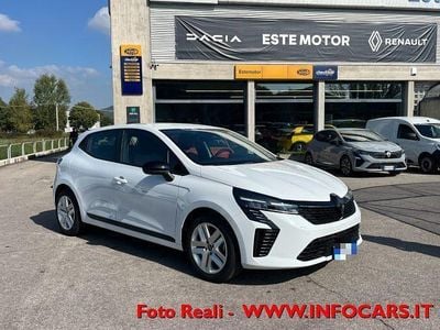 Nuova Renault Clio V Evolution 101 CV (74 kW) 2025 Bianco nacré pastello Berlina
