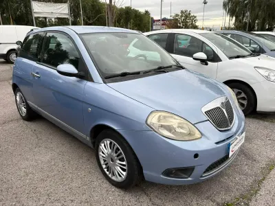 Usata Lancia Ypsilon 90 CV (66 kW) 2008 Blu Utilitaria