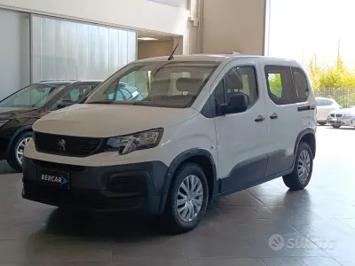 Usata Peugeot Rifter Active 102 CV (75 kW) 2020 Bianco Monovolume