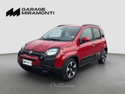 Usado Fiat Panda Cross Cross 69 CV (50 kW) 2025 Rojo Utilitario