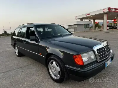 Usata Mercedes 200 118 CV (86 kW) 1991 Nero Station wagon