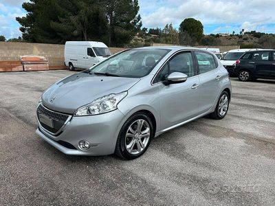Usata Peugeot 208 Allure 92 CV (67 kW) 2013 Grigio Utilitaria
