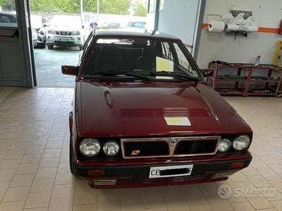 Usata Lancia Delta 140 CV (102 kW) 1992 Rosso Utilitaria