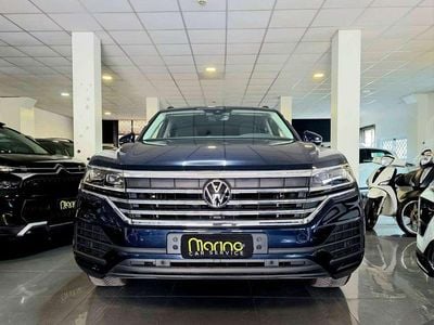 Usata VW Touareg Elegance 231 CV (169 kW) 2024 Blu SUV