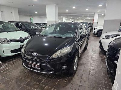 Usata Ford Fiesta Titanium 68 CV (50 kW) 2010 Nero metallizzato Utilitaria