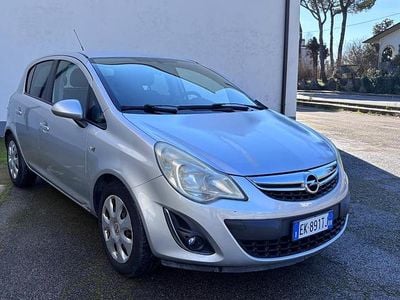 Usata Opel Corsa 65 CV (47 kW) 2012 Argento Utilitaria