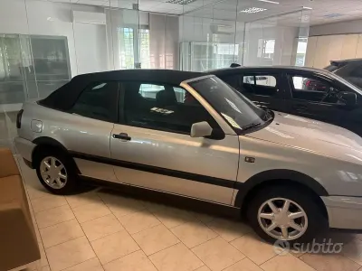 Usata VW Golf Cabriolet 75 CV (55 kW) 1995 Grigio Cabrio