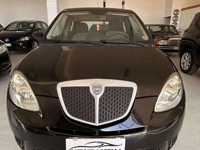 Usado Lancia Ypsilon 60 HP (44 kW) 2008 Preto Citadino