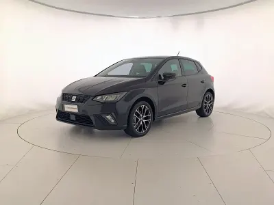 Käytetty Seat Ibiza Black Edition 95 HP (69 kW) 2024 Musta Viistoperä