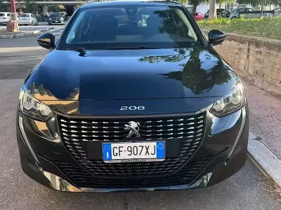 Usata Peugeot 208 102 CV (75 kW) 2021 Nero Utilitaria