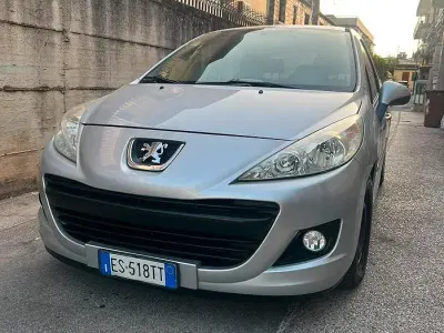 Usata Peugeot 207 73 CV (53 kW) 2013 Berlina