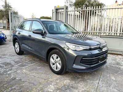Usata VW Tiguan Life 150 CV (110 kW) 2024 Grigio SUV