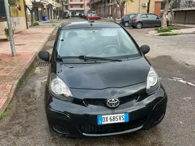 Usata Toyota Aygo 68 CV (50 kW) 2009 Nero Utilitaria