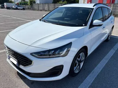 Usata Ford Focus Business Edition 120 CV (88 kW) 2022 Bianco Station wagon