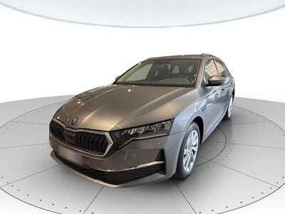 Usata Skoda Octavia Executive 150 CV (110 kW) 2024 Grigio Station wagon