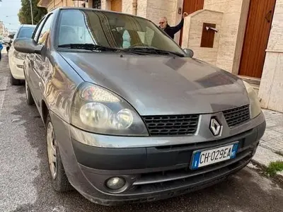 Brugt Renault Clio II 65 HK (47 kW) 2003 Grå Sedan