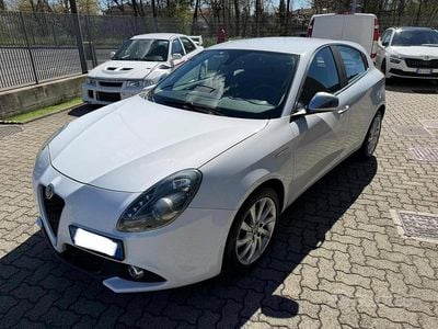 Usata Alfa Romeo Giulietta Super 120 CV (88 kW) 2016 Bianco Utilitaria