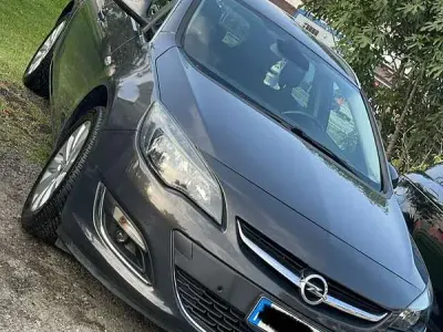 Usata Opel Astra Cosmo 136 CV (100 kW) 2014 Grigio Station wagon