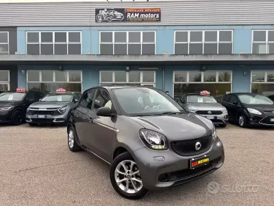 Usado Smart ForFour Prime 71 CV (52 kW) 2015 Gris Utilitario